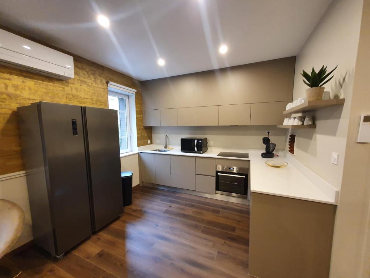 Legend Majestic - 3 Chambres - Parking Prive Gratuit - Centre Ville - Quai De Saone - Gare - Fibre Macon Exterior photo